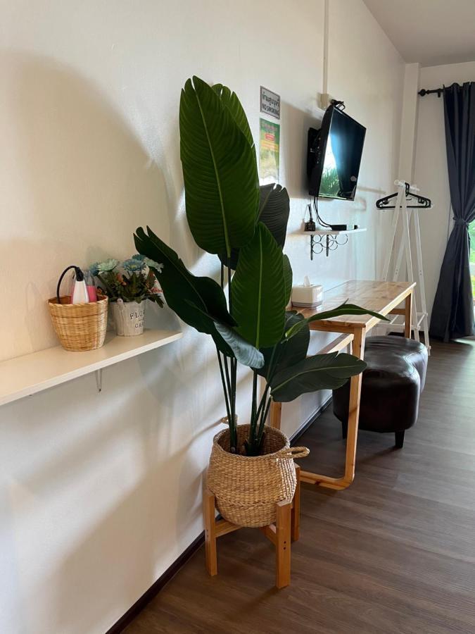 Insook Ko Larn Resort Экстерьер фото