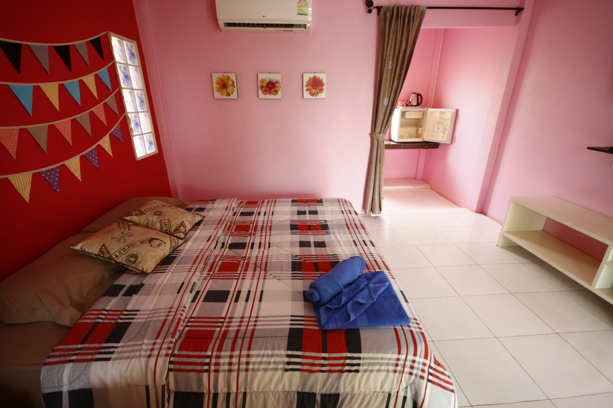 Insook Ko Larn Resort Экстерьер фото